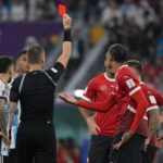 Gespannen WK-sfeer tijdens Argentinië tegen Zwitserland na een betwiste rode kaart