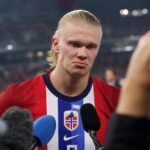 Erling Haaland reageert zichtbaar emotioneel na de WK-exit van Noorwegen.