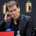 Rudi Garcia tijdens een gespannen persmoment bij de Rode Duivels na de WK-uitschakeling