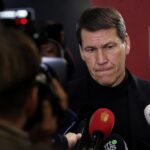 Rudi Garcia tijdens een gespannen persmoment rond de Rode Duivels