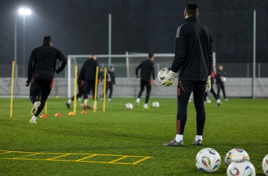 Keeperstraining bij de Rode Duivels na de WK-uitschakeling zonder herkenbare gezichten
