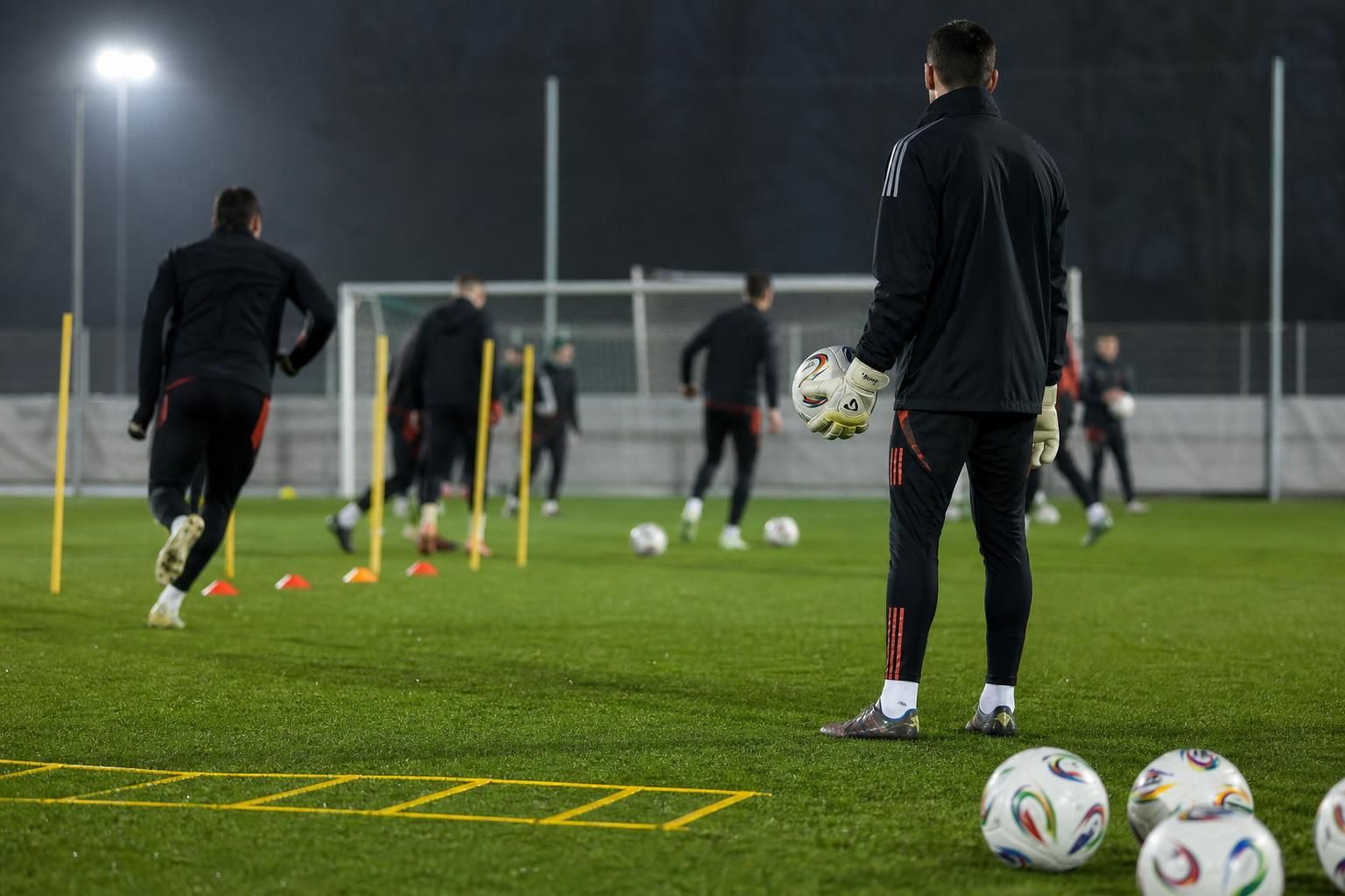 Keeperstraining bij de Rode Duivels na de WK-uitschakeling zonder herkenbare gezichten