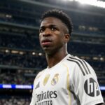 Vinícius Júnior in de context van Real Madrid, waar zijn contracttoekomst centraal staat.