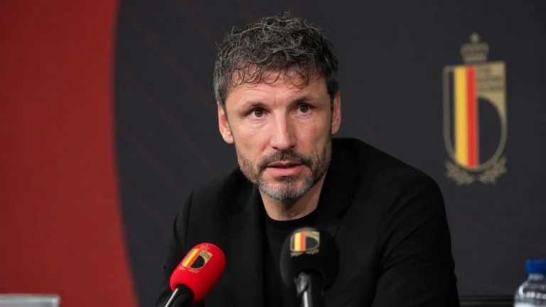 Mark van Bommel tijdens een persmoment rond de Rode Duivels