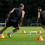 Noa Lang en Ivan Perisic werken tijdens hun vakantie aan hun fitheid