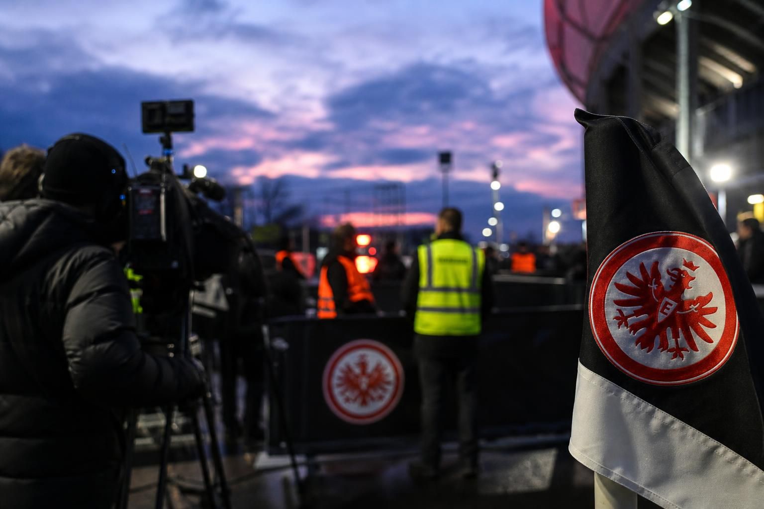 Transfercontext rond Arthur Theate bij Eintracht Frankfurt