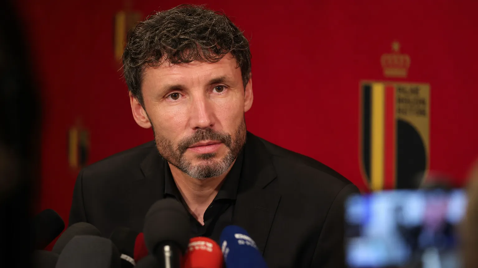 Mark van Bommel tijdens een persmoment als bondscoach van België