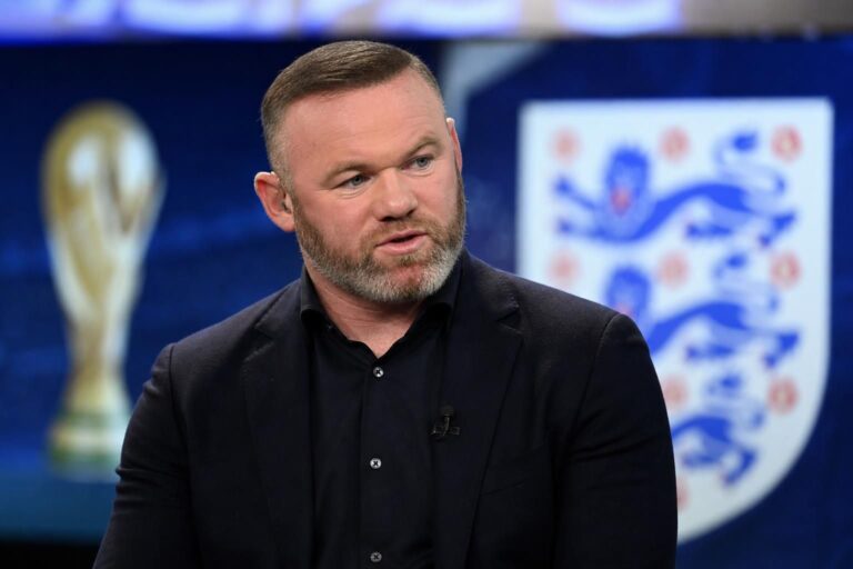 Wayne Rooney als analist tijdens een WK-discussie over Jude Bellingham