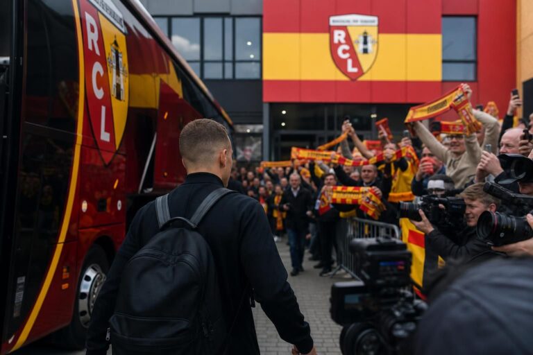 Transfercontext rond de terugkeer van Thorgan Hazard bij RC Lens richting Champions League.