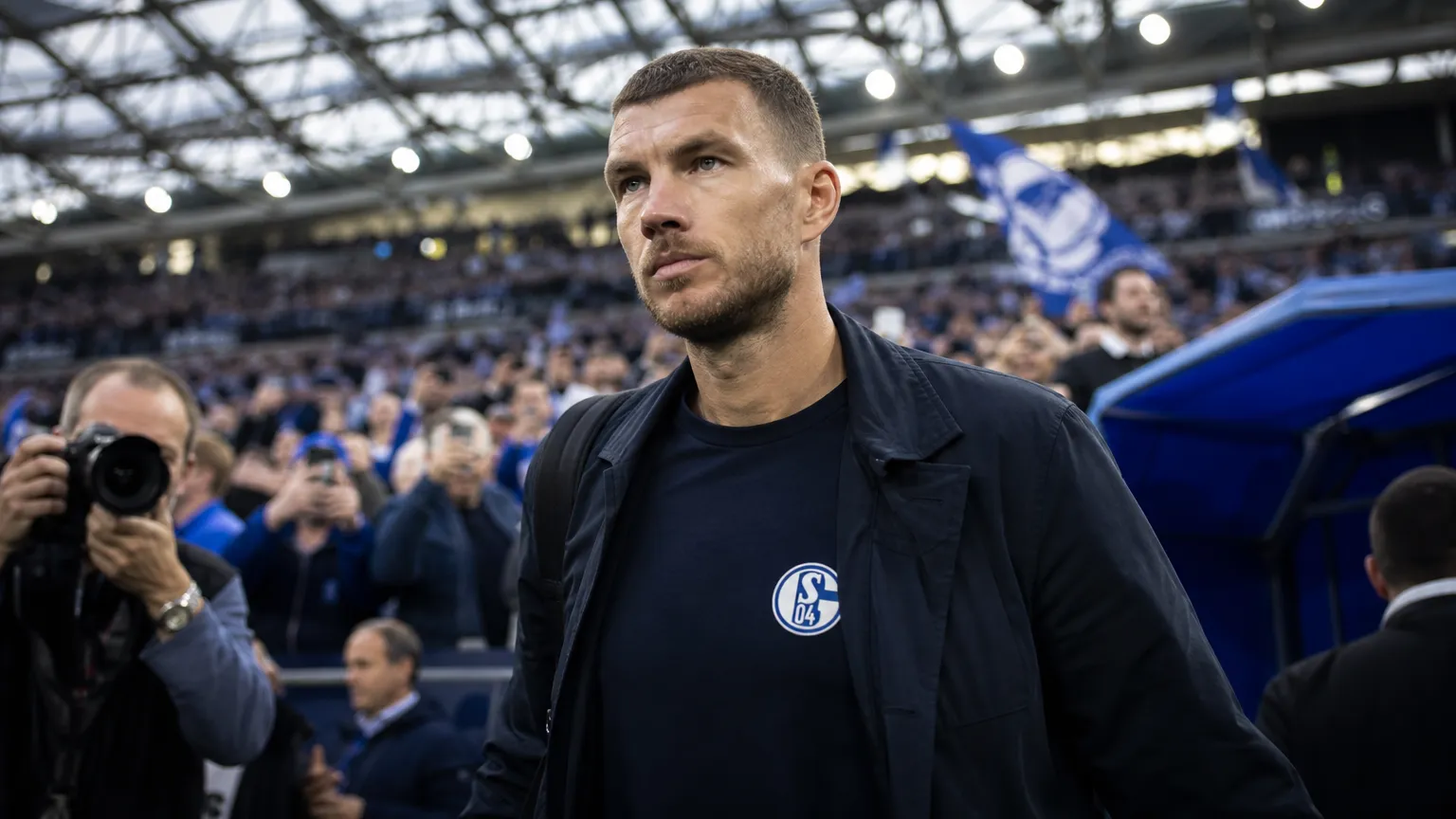 Edin Dzeko in een transfercontext rond Schalke 04