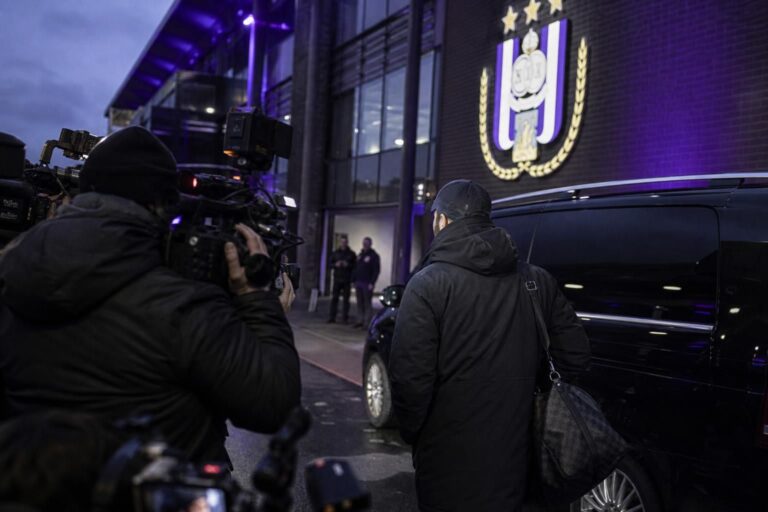 Transfercontext rond RSC Anderlecht zonder herkenbare spelers.
