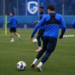Trainingscontext bij KRC Genk tijdens de transferonzekerheid rond Noah Adedeji-Sternberg