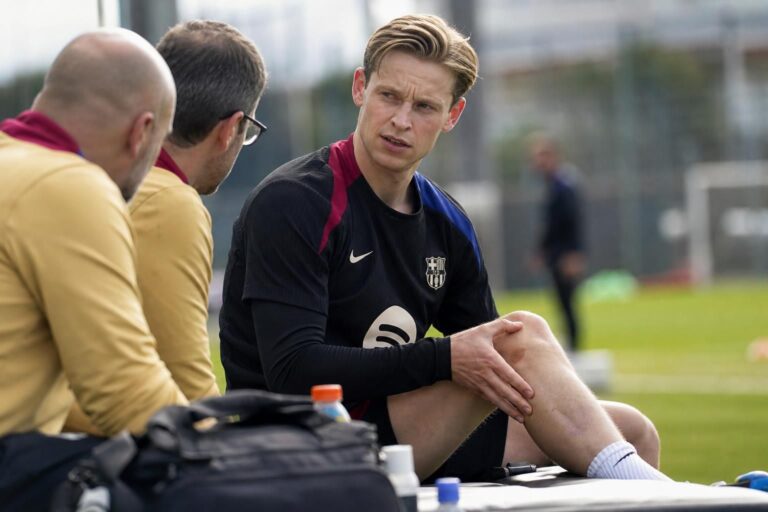 Frenkie de Jong in een gespannen medische context rond zijn knieblessure bij Barcelona
