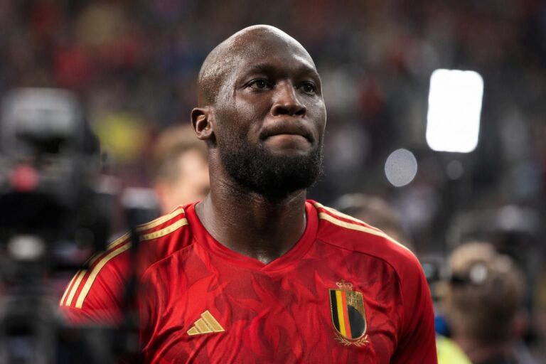 Romelu Lukaku bij de Rode Duivels terwijl zijn toekomst bij Napoli onderwerp van transfergeruchten blijft
