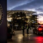 Transfersfeer rond een stadion bij een mogelijk Europees vertrek van Olwethu Makhanya.