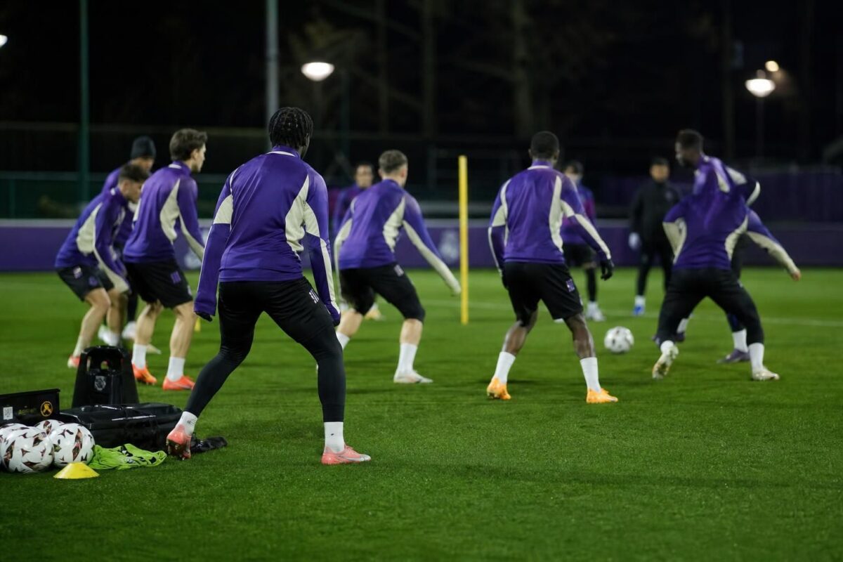 RSC Anderlecht werkt richting Hammarby na de oefenzege tegen AZ.