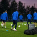 KRC Genk-spelers tijdens een gefocuste training in aanloop naar de Schotse ministage