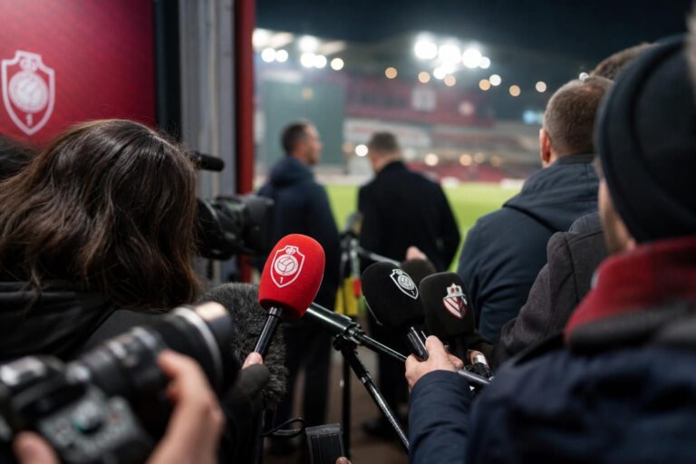 Spanning rond een mogelijke overname bij Royal Antwerp FC