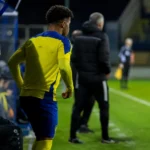 Dominic Thompson maakt officieuze minuten voor SK Beveren in een oefenwedstrijd