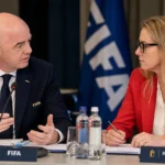 Pascale Van Damme en Gianni Infantino tijdens een overleg over het internationale voetbal