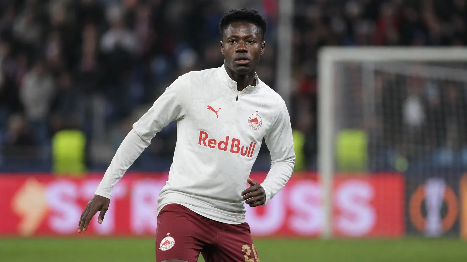 Voetbalpersbeeld bij transfernieuws rond een aanvaller van Red Bull Salzburg.