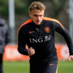 Voetbalpersbeeld in de context van transfernieuws.