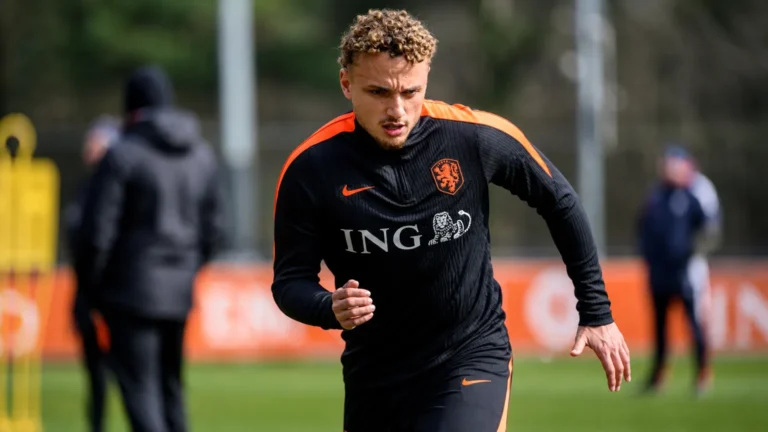Voetbalpersbeeld in de context van transfernieuws.