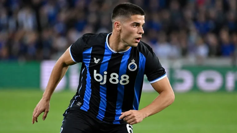 Nicolo Tresoldi van Club Brugge tijdens een wedstrijdmoment op het veld.