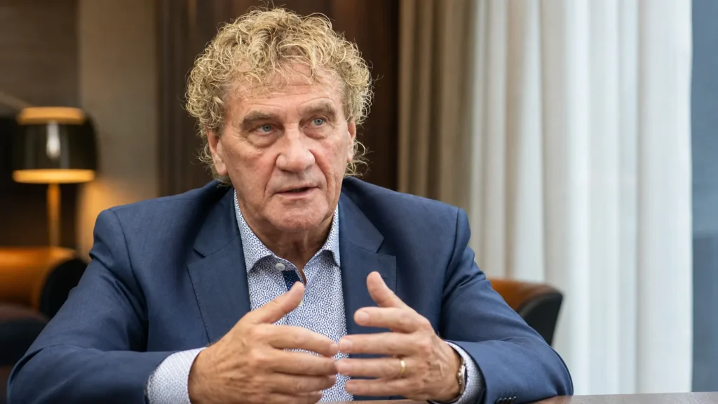 jean-marie-pfaff-herstel-anderlecht-niet-onderschatten Jean-Marie Pfaff tijdens een rustig interviewmoment binnenshuis.