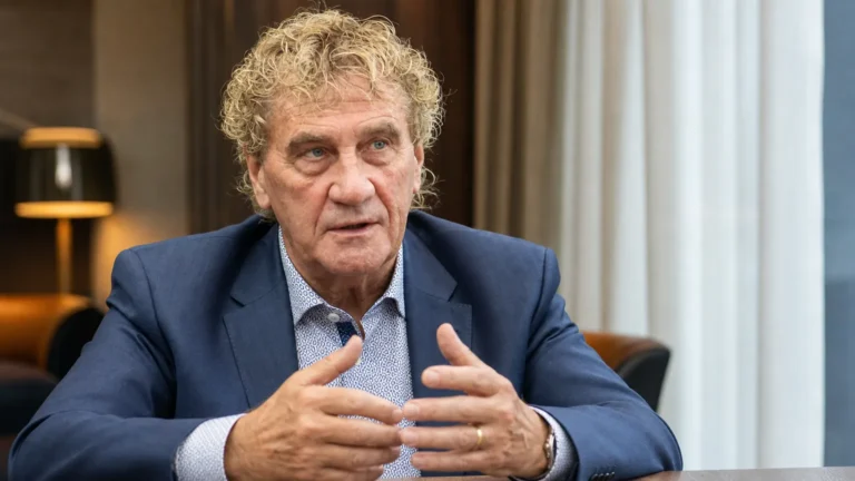 Jean-Marie Pfaff tijdens een rustig interviewmoment binnenshuis.