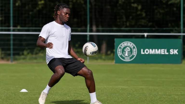 Don-Angelo Konadu tijdens een trainingsmoment bij Lommel SK.