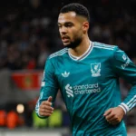 Voetbalpersbeeld in een stadioncontext bij transfernieuws.