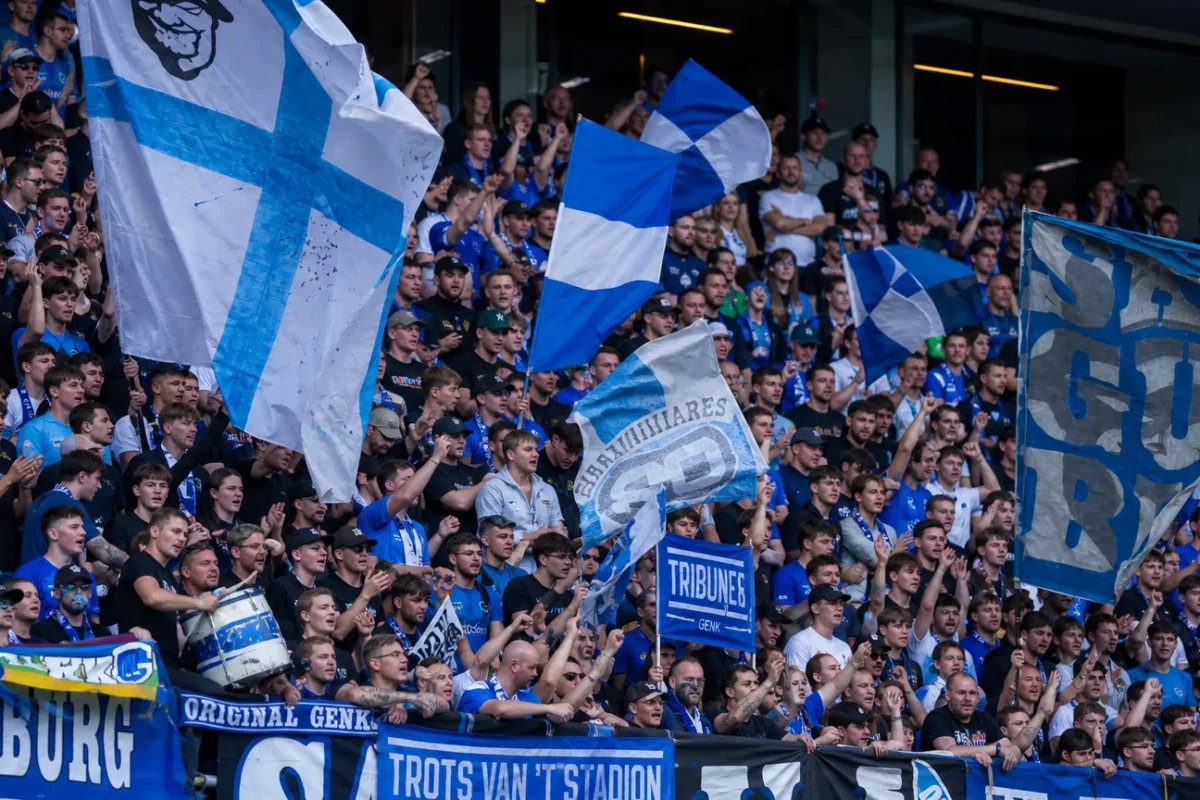 Voetbalpersbeeld in een wedstrijdcontext bij Dinamo City.