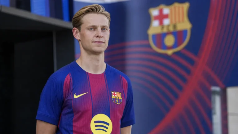 Frenkie de Jong tijdens een spelersvoorstelling van FC Barcelona.