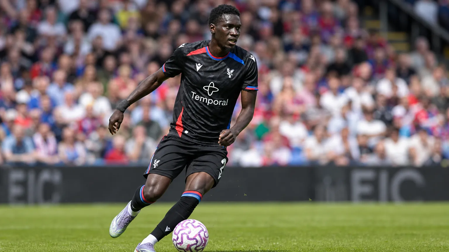 Ismaïla Sarr van Crystal Palace tijdens een wedstrijd op het veld.