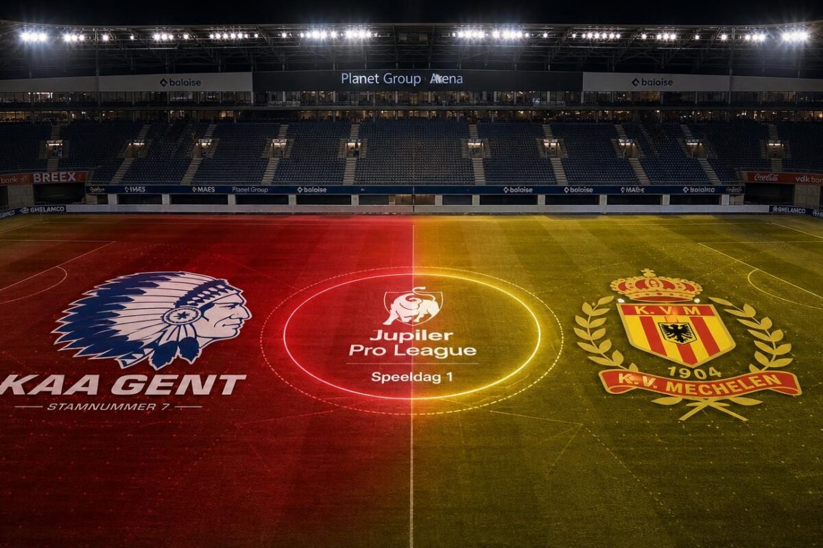 KAA Gent en KV Mechelen centraal in een donkere stadionscan voor speeldag 1