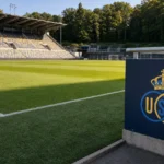 De zijlijn van het Joseph Marienstadion vlak voor een thuiswedstrijd van Union.