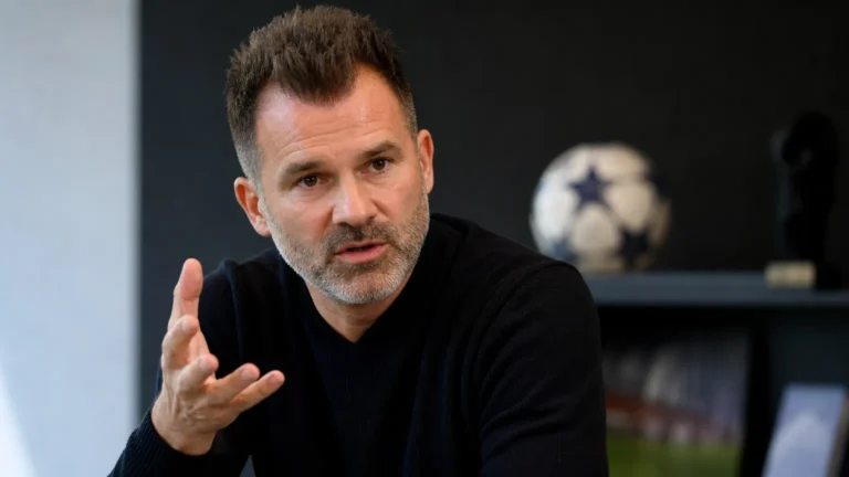Ivan Leko in gesprek tijdens een interview in een neutrale ruimte.