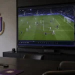 Videoanalyse in een scoutingruimte van RSC Anderlecht.