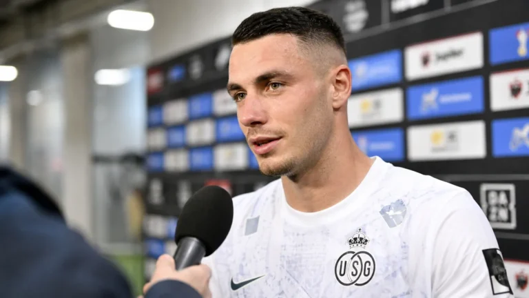 Raul Florucz van Union geeft een interview na een wedstrijd.