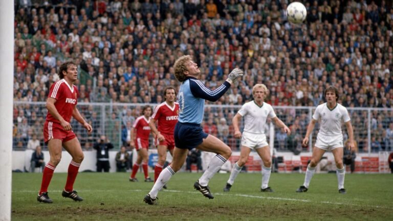 Reconstructie van Jean-Marie Pfaff tijdens zijn Bundesligadebuut in Bremen in 1982