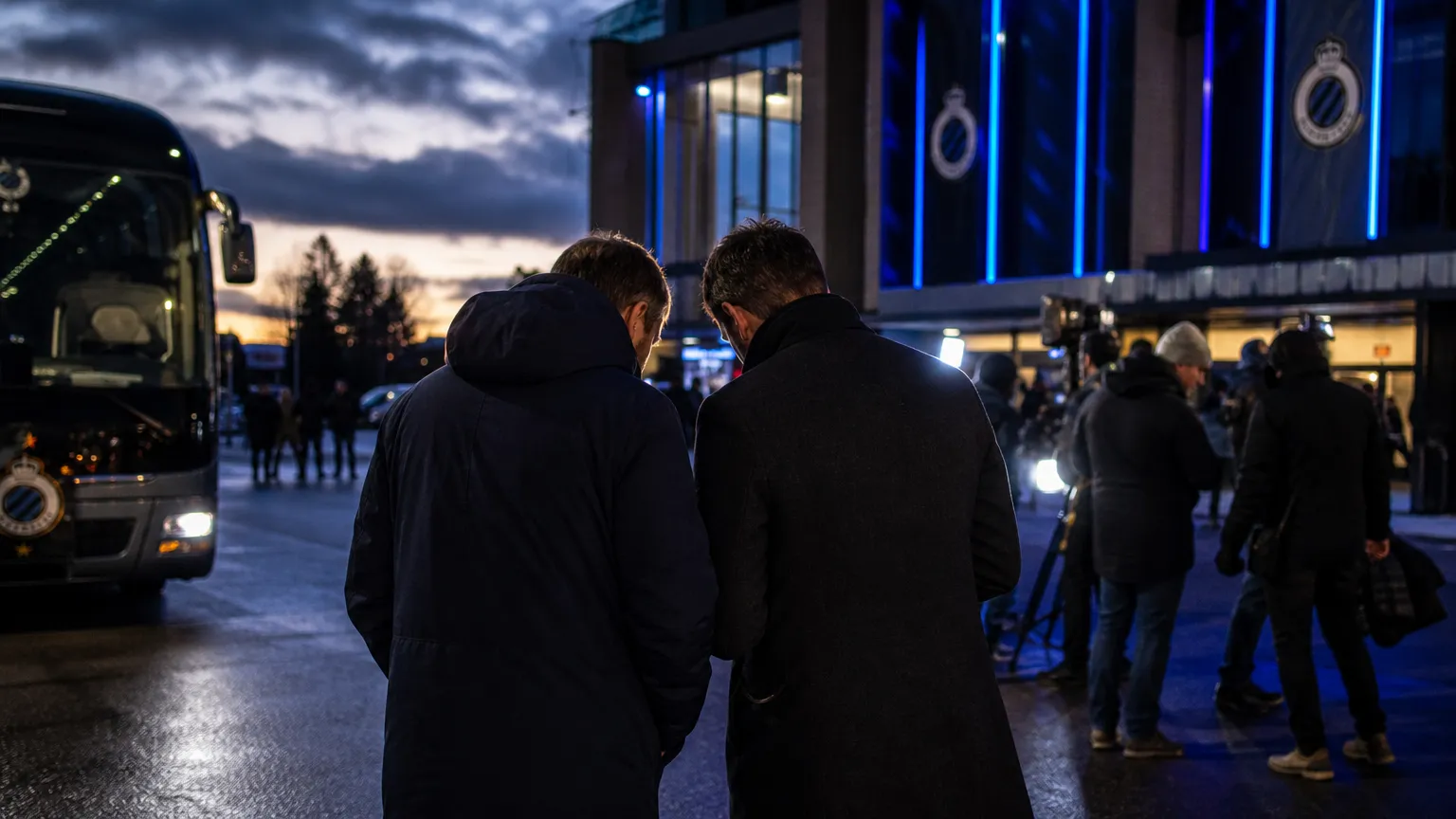 Transfercontext rond Club Brugge en KRC Genk met gespannen stadionomgeving