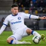 Maksim Paskotsi van KAA Gent in actie tijdens een Europese wedstrijd.