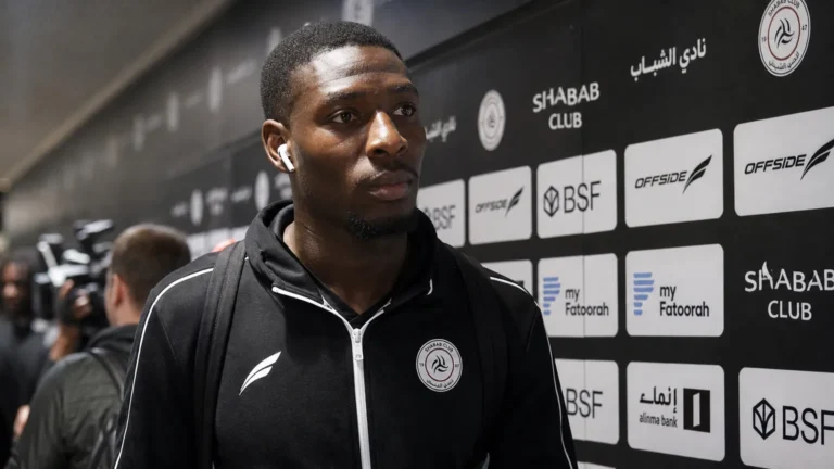 Persmateriaal in een clubgang van Al-Shabab.