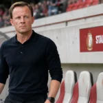 Vincent Euvrard staat in een technische zone van Standard Luik.