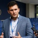 Philippe Bormans spreekt in een perszone van Union.