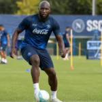 Romelu Lukaku op het trainingsveld van Napoli.