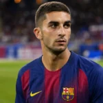 Ferran Torres in het tenue van FC Barcelona op het veld.