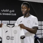 Persruimte in clubkleuren bij officieel transfernieuws.