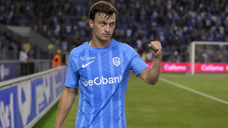 Bryan Heynen van KRC Genk na afloop op het veld.
